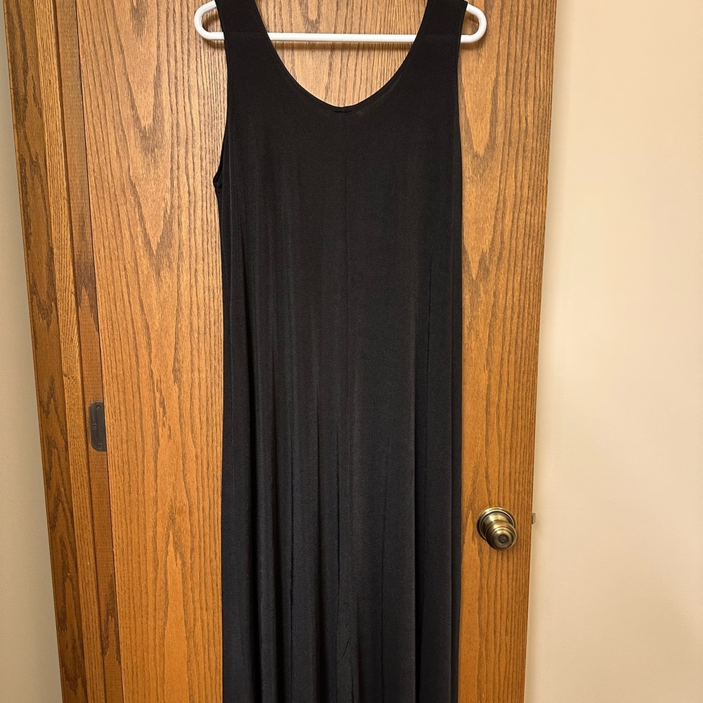 Jostar Black Sleeveless Dress - Picture 2 of 3